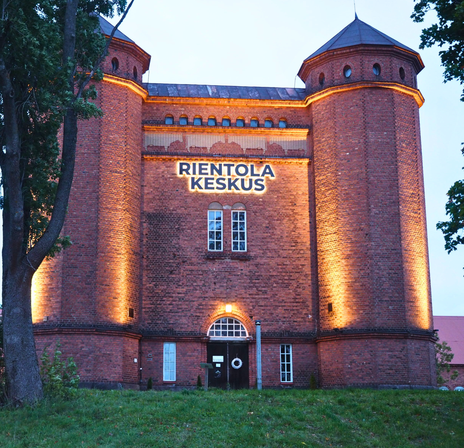 Rientolan rehutornit